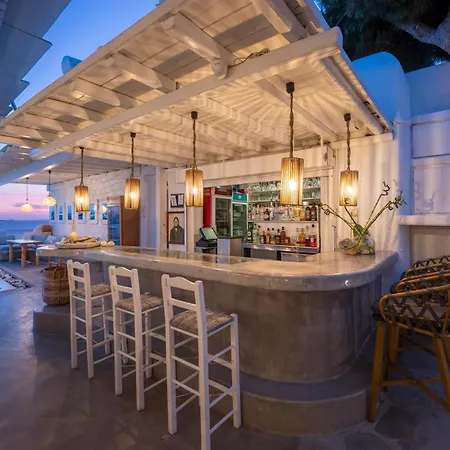 Flaskos Luxury Ξενοδοχείο με διαμερίσματα 4*