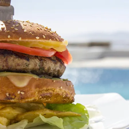 Ξενοδοχείο με διαμερίσματα Flaskos Luxury 4*