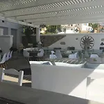 Flaskos Luxury アパートホテル 4*
