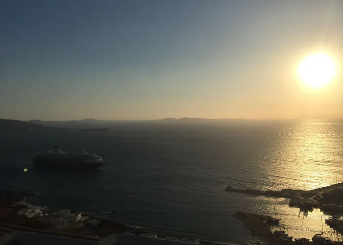 Flaskos Luxury Aparthotel 4*