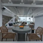 Flaskos Luxury Suites 4*