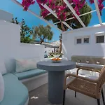 Flaskos Luxury Suites