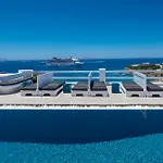 Flaskos Luxury Suites