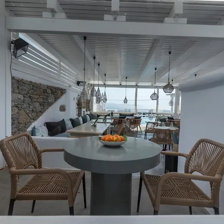 Flaskos Luxury 4*