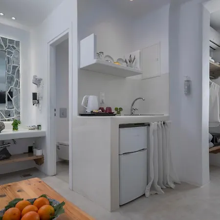מלון דירות Flaskos Luxury 4*