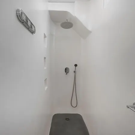 Flaskos Luxury אגיוס סטפנוס