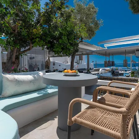 Flaskos Luxury Aparthotel 4*