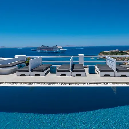 Flaskos Luxury Suites