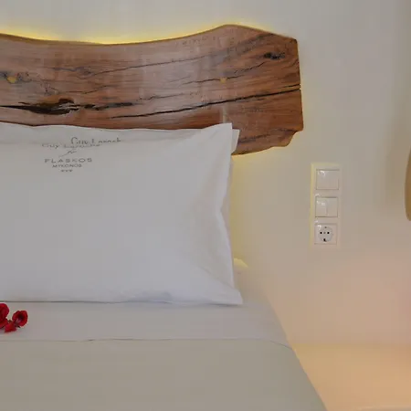 Aparthotel Flaskos Luxury 4*