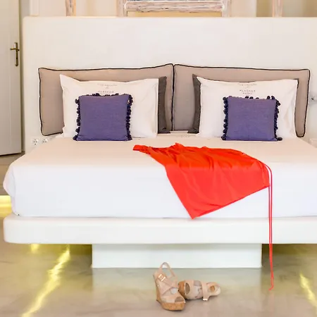 Flaskos Luxury 4*