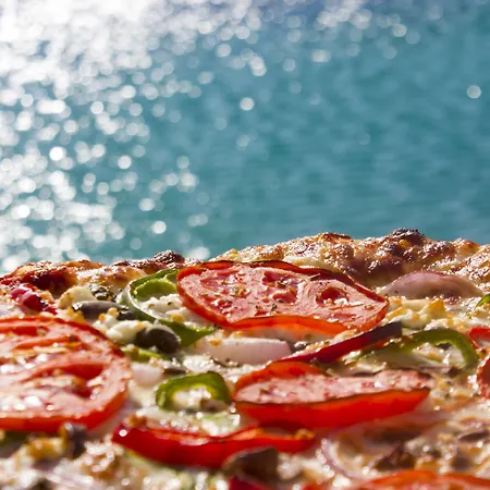 Flaskos Luxury アパートホテル