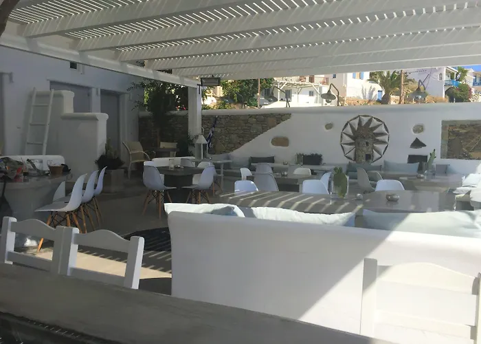 Flaskos Luxury מלון דירות 4*