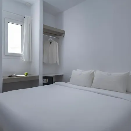 Flaskos Luxury Suites 4*