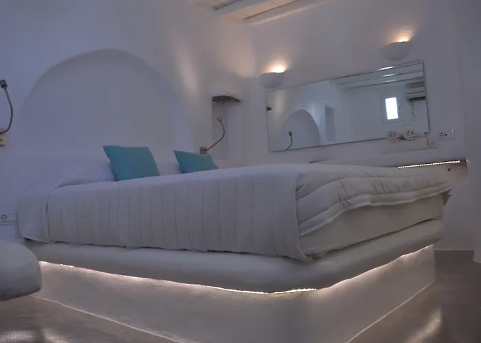 Flaskos Luxury Aparthotel